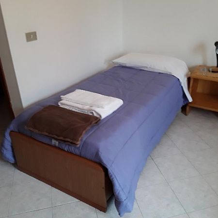B&B Columbus Грассоббьо Экстерьер фото